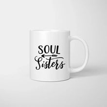 Cargar imagen en el visor de la galería, Mejores amigos en Navidad - Taza Personalizada (2-4 mujeres)
