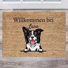 Cargar imagen en el visor de la galería, &quot;Hier wohnt&quot; Fußmatte mit Katze personalisiert (1-4 Katzen)
