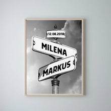 Cargar imagen en el visor de la galería, Straßenschild Pärchen Vintage - Personalisiertes Poster oder Leinwand Schwarz-Weiss
