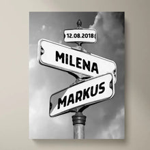 Cargar imagen en el visor de la galería, Straßenschild Pärchen Vintage - Personalisiertes Poster oder Leinwand Schwarz-Weiss
