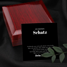 Cargar imagen en el visor de la galería, Letzte Liebe - Halskette mit Gold-Herzanhänger &amp; personalisierter Geschenk-Karte (Valentinstagsgeschenk)
