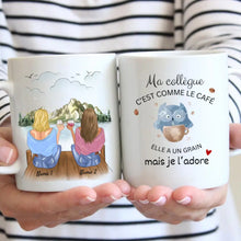 Cargar imagen en el visor de la galería, Ma collègue c&#39;est comme le cafe elle a un grain mais je l&#39;aodre - Mug personnalisé (2-4 personnes)
