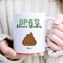 Cargar imagen en el visor de la galería, Opa&#39;s kleine Stinker - Personalisierte Tasse für Opa/ Großvater mit Enkel, Kinder
