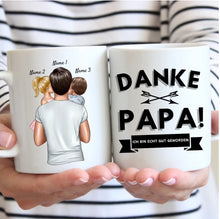 Cargar imagen en el visor de la galería, Danke Papa, ich bin echt gut geworden - Personalisierte Tasse für Väter (Vatertag 1-4 Kinder)
