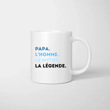 Cargar imagen en el visor de la galería, Papa, L&#39;homme, Le mythe, La légende - Mug personnalisé (Fête des pères, 1-4 enfants)
