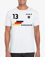 Cargar imagen en el visor de la galería, Fußball EM 2024 Deutschland Trikot - Personalisiertes T-Shirt für Fußball-Fans (100% Baumwolle, Unisex)
