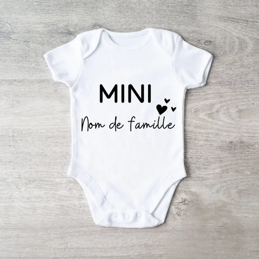 Mini nom de famille - Onesie/dorsal bébé personnalisé, body 100% coton bio