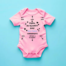 Cargar imagen en el visor de la galería, Papa du schaffst das! - Personalisierter Baby-Onesie/ Strampler, Anleitung Baby, 100% Bio-Baumwolle Body
