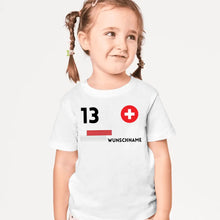 Cargar imagen en el visor de la galería, Fußball EM 2024 Schweiz Trikot Kinder individuell - Personalisiertes T-Shirt für Kinder (100% Baumwolle)
