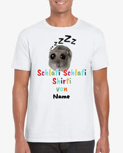 Cargar imagen en el visor de la galería, Schlafi Shlafi Shirti Hamster Meme - Personalisiertes T-Shirt (100% Baumwolle, Unisex)
