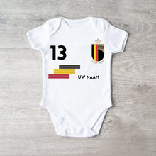 Cargar imagen en el visor de la galería, 2024 Euro België voetbalshirt - Gepersonaliseerd babyrompertje met naam en rugnummer, 100% biologisch katoen
