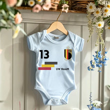 Cargar imagen en el visor de la galería, 2024 Euro België voetbalshirt - Gepersonaliseerd babyrompertje met naam en rugnummer, 100% biologisch katoen
