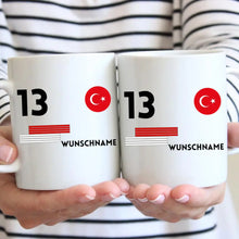 Cargar imagen en el visor de la galería, EM 2024 Türkei-Tasse - Personalisierte Tasse zur Fußball-EM, Wunschnummer und Name, individuelle Tasse Fan Tasse Türkei
