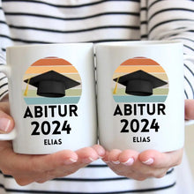 Cargar imagen en el visor de la galería, Glückwunsch Abschluss Tasse 2024 - Personalisierte Tasse Abitur, Studium, Bachelor, Master, Ausbildung, Realschule, Examen
