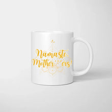 Cargar imagen en el visor de la galería, Namaste Yoga Freundinnen - Personalisierte Tasse Freundinnen/ Kolleginnen (1-3 Frauen)
