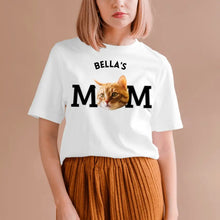 Cargar imagen en el visor de la galería, Haustier Mama - Personalisiertes T-Shirt mit Foto von deinem Fellfreund (Eigenes Bild hochladen)
