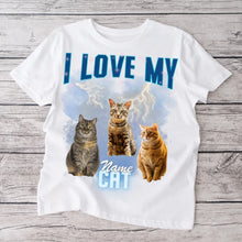 Cargar imagen en el visor de la galería, I love my Cat Vintage 90s - Personalisiertes Foto T-Shirt (100% Baumwolle, Unisex)
