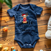 Cargar imagen en el visor de la galería, Mijn 1e Kerstmis - Gepersonaliseerde baby onesie/ romper voor Kerstmis, 100% biologisch katoen
