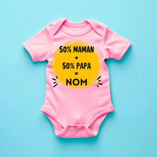 Cargar imagen en el visor de la galería, 50% Maman + 50% Papa = Moi - Onesie/dorsal bébé personnalisé pour Noël, 100% coton bio
