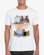 Cargar imagen en el visor de la galería, Frauchen mit Haustier &amp; Getränk - Personalisiertes T-Shirt (Hund &amp; Katze)
