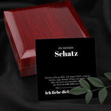 Cargar imagen en el visor de la galería, An meinen Schatz - Halskette mit Gold-Herzanhänger &amp; personalisierter Geschenk-Karte
