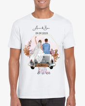 Cargar imagen en el visor de la galería, &quot;Just Married&quot; Personalisiertes T-Shirt zur Hochzeit - Für Brautpaar, Braut &amp; Bräutigam, Hochzeitsgeschenk
